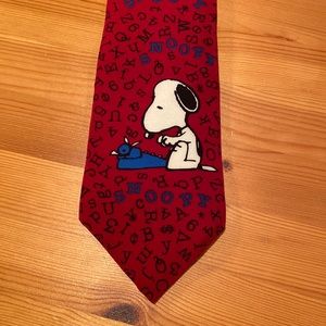 Peanuts tie with Snoopy